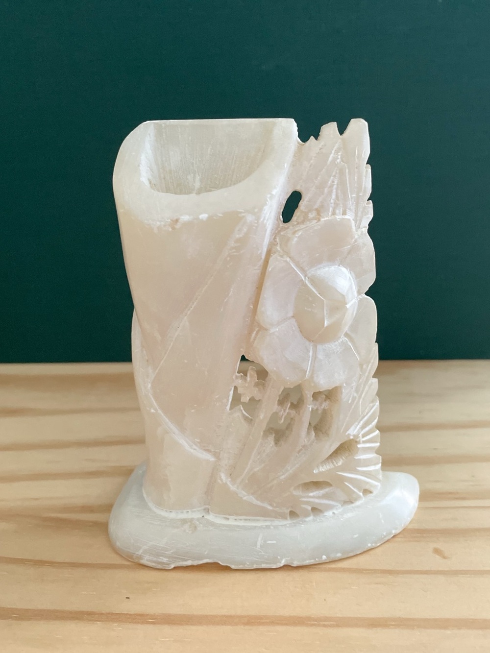 Vintage Chinese Hand-Carved White Soapstone Bud Vases - Mirrored Pair - Picture 6 of 16
